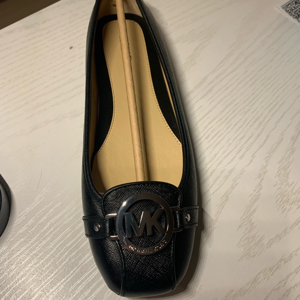 NWT Michael Kors Black Leather Flats